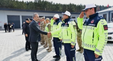 Vali Çiçek’ten Mehmetçik ve Güvenlik Güçlerine Bayram Ziyareti