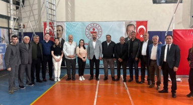 AK Parti Ardahan Teşkilatından Engelliler Haftası Etkinliği