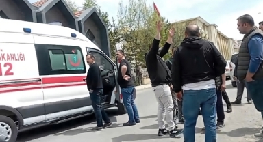 Esnaf Sokakta Yığıldı, Ambulans 30 Dakika Gelmedi!