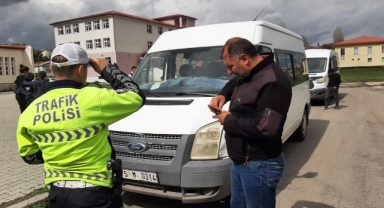 Hanak’ta okul servis araçlarına Jandarma ve Emniyetten ortak denetim