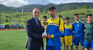 Posof'ta futbol turnuvası düzenlendi