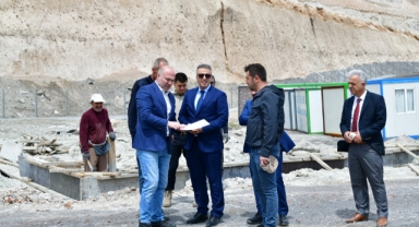 Vali Çiçek, Sokak Hayvanları Barınağında İncelemelerde Bulundu