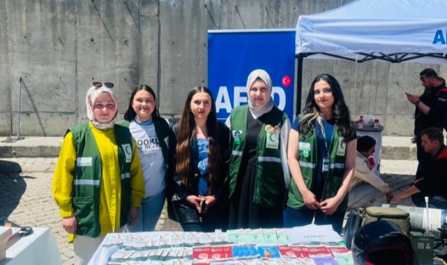 Yeşilay ardahan şubesi, mezuniyet töreninde stand açtı