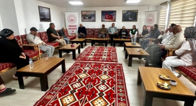AK Parti Ardahan İl Başkanı Hakan Aydın’dan Huzurevi Ziyareti