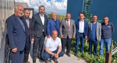 AK Parti Heyetinden Eski Belediye Başkanına Ziyaret