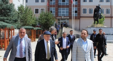 Hanak’a Kilit Parke ve Araç Desteği: Kardeş Belediye İlişkisi Başladı