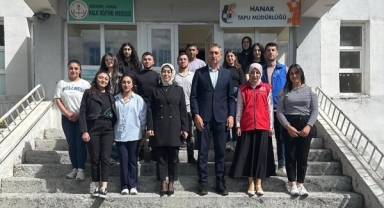 Hanak’ta “Gençlerle Kariyer Günü” Etkinliği Düzenlendi