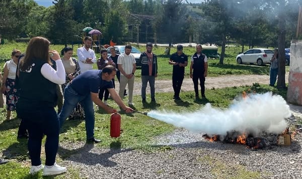 Hanak’ta Kamu Personeline Afet Eğitimi Verildi