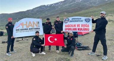 ÖĞRENCİLER SÜPHAN DAĞI ZİRVESİNDE
