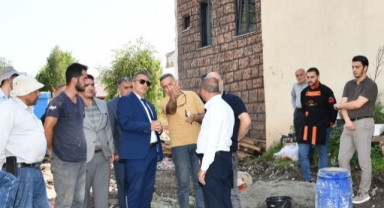 Vali Çiçek’ten Halk Kütüphanesi Çevre Düzenlemesine Yerinde İnceleme