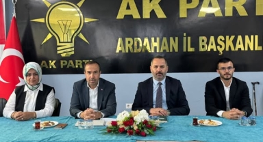 AK Parti Ardahan İl Başkanlığı’nda İstişare Toplantısı