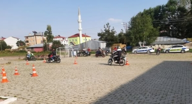 Hanak’ta Motosiklet Sürücülerine “2 Teker 1 Hayat” Eğitimi