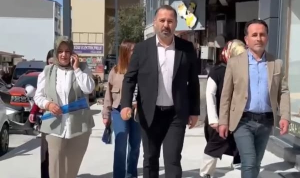 AK Parti Ardahan İl Başkanı Hakan Aydın, Eczacıları Ziyaret Etti