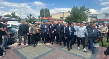 AK Parti İstanbul Milletvekili Seyithan İzsiz Ardahan’da Partililerle Buluştu