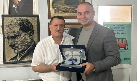 Ardahan TSO Başkan Yardımcısı Metin Lale’ye 25. Yıl Hizmet Plaketi