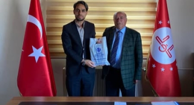 Çıldır Müftülüğünden Hayırsever İş İnsanı Fezair Koca’ya Teşekkür Plaketi