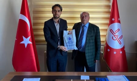 Çıldır Müftülüğünden Hayırsever İş İnsanı Fezair Koca’ya Teşekkür Plaketi