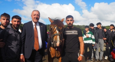 Göle Belediye Başkanı Budak CHP’ye Geri mi Dönüyor?