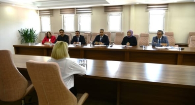 Vali Çiçek, Halk Günü Toplantısında Vatandaşları Dinledi