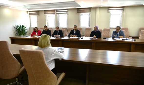 Vali Çiçek, Halk Günü Toplantısında Vatandaşları Dinledi