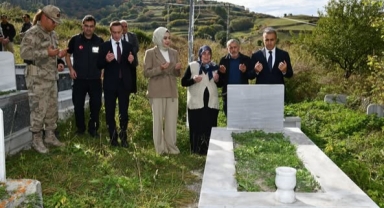 Vali Çiçek, Posof’ta afet konutlarını inceledi ve şehit ailesini ziyaret etti