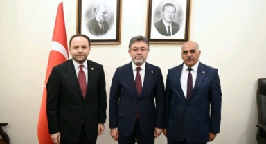 AK Parti Ardahan Milletvekili Kaan Koç, Bakan Yumaklı ile Şehir Yatırımlarını Görüştü