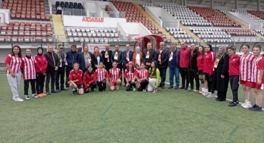 Ardahan Kura Kadın Futbol Takımı Sezonu Açtı