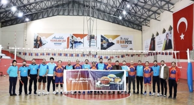 Ardahan Üniversitesi Voleybol Takımı Çeyrek Finale Yükseldi