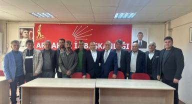 CHP Ardahan İl Başkanı Yunus Dündar Ziyaretçilerini Ağırlıyor