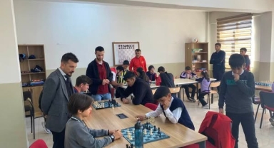 Çıldır’da Satranç Turnuvası Heyecanı