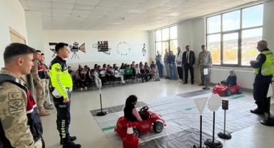Hanak’ta Öğrencilere Trafik Eğitimi Verildi