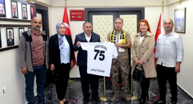 Kura Kadın Futbol Takımından Emniyet Müdürü Oğuz Tüzün’e Ziyaret