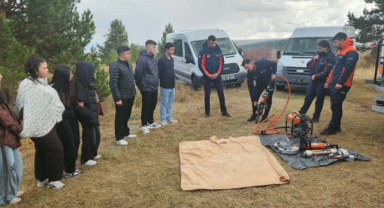 Öğrencilere Yalnızçam Ormanlarında Uygulamalı Afet Eğitimi