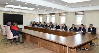 Vali Hayrettin Çiçek, Halk Günü Toplantısında Vatandaşlarla Buluştu