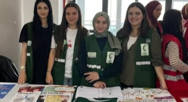 YEŞİLAY ARDAHAN ŞUBESİ ÜNİVERSİTEDE STAND AÇTI