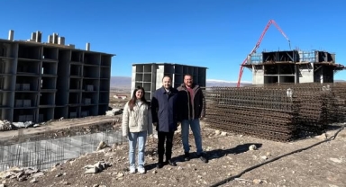 AK Parti Milletvekili Kaan Koç, TOKİ Konutlarını İnceledi