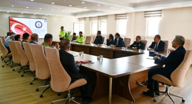 Ardahan’da Trafik İşaretleri Sadeleştiriliyor