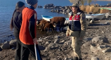 Ardahan Jandarması “Kapı Kapı Jandarma” ile Vatandaşları Bilgilendiriyor