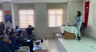 Ardahan Üniversitesi MYO Öğrencilerine TÜBİTAK ve ÜNİDES Proje Yazma Eğitimi