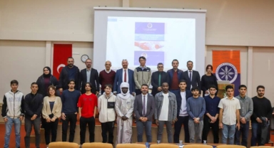 İİBF’de “Türkiye’ye Japonya’dan Bakmak” Söyleşisi