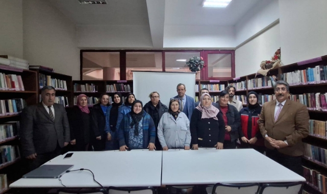 Posof’ta Hem Bilgilendirme Hem Kitap Okuma Seansı