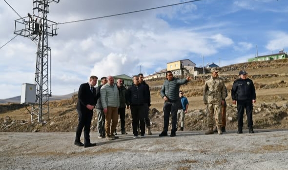 Vali Çiçek, İl Genelinde Tamamlanan Köy Yollarını İnceledi