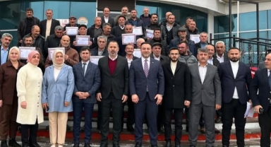 AK Parti Ardahan Teşkilatı Göle’de Değerlendirme Toplantısı Gerçekleştirdi