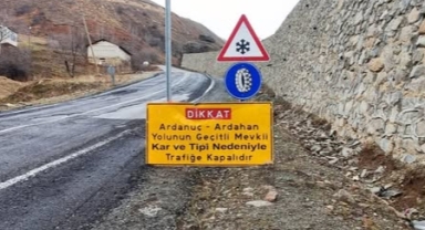 ARTVİN–ARDAHAN YOLU BÜLBÜLAN GEÇİDİ TRAFİĞE KAPATILDI