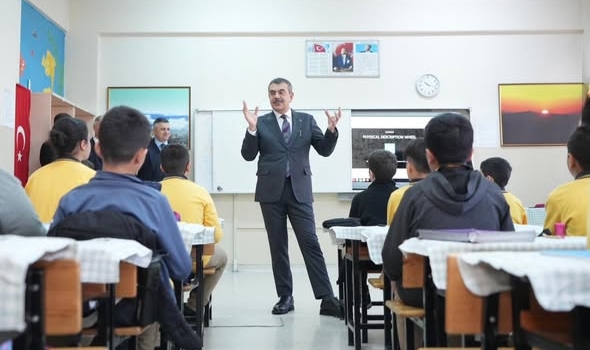 Bakan Tekin Bingöl’de Eğitim Camiasıyla Buluştu