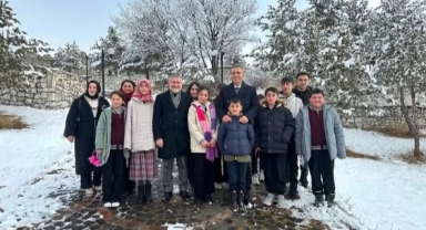 Hanak İmam Hatip Ortaokulu Öğrencileri, İl Müftüsü Âdem Karadeniz'i Ziyaret Etti