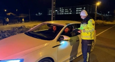 Jandarmadan Kış Şartlarında Güvenli Trafik Mesaisi