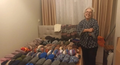 Köy çocuklarını ısıtan el emeği