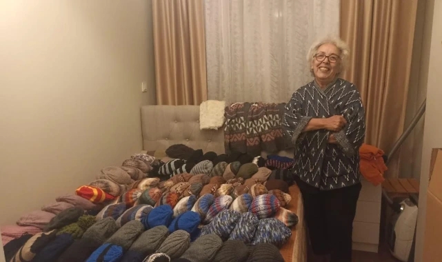 Köy çocuklarını ısıtan el emeği