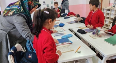 Müftülükten Miniklere Kitap ve Kırtasiye Desteği